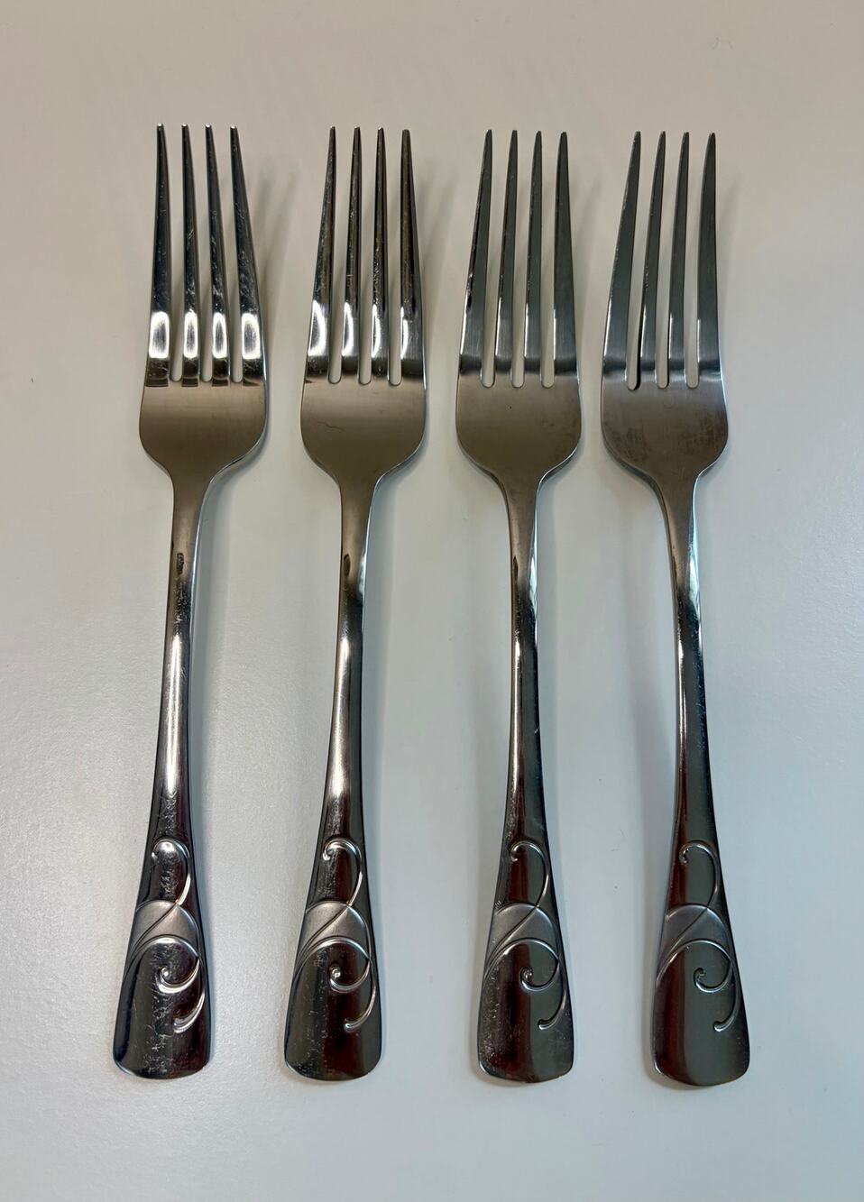 Oneida Serif Dinner Forks 8” Stainless Flatware Frosted Swirl Set of 4